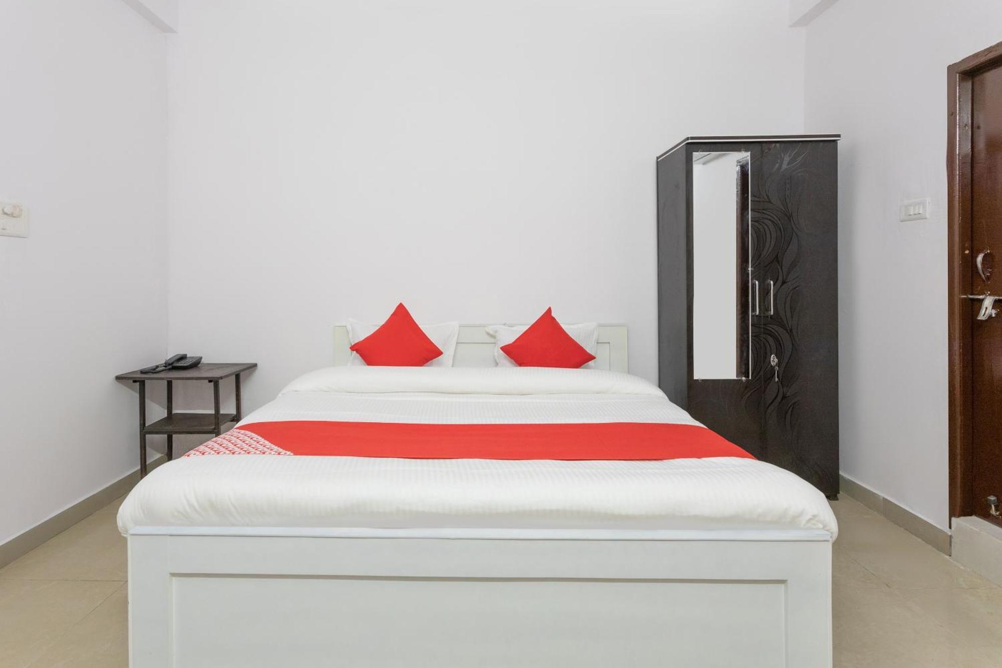 Hotel O Golden Star Bhopal Esterno foto