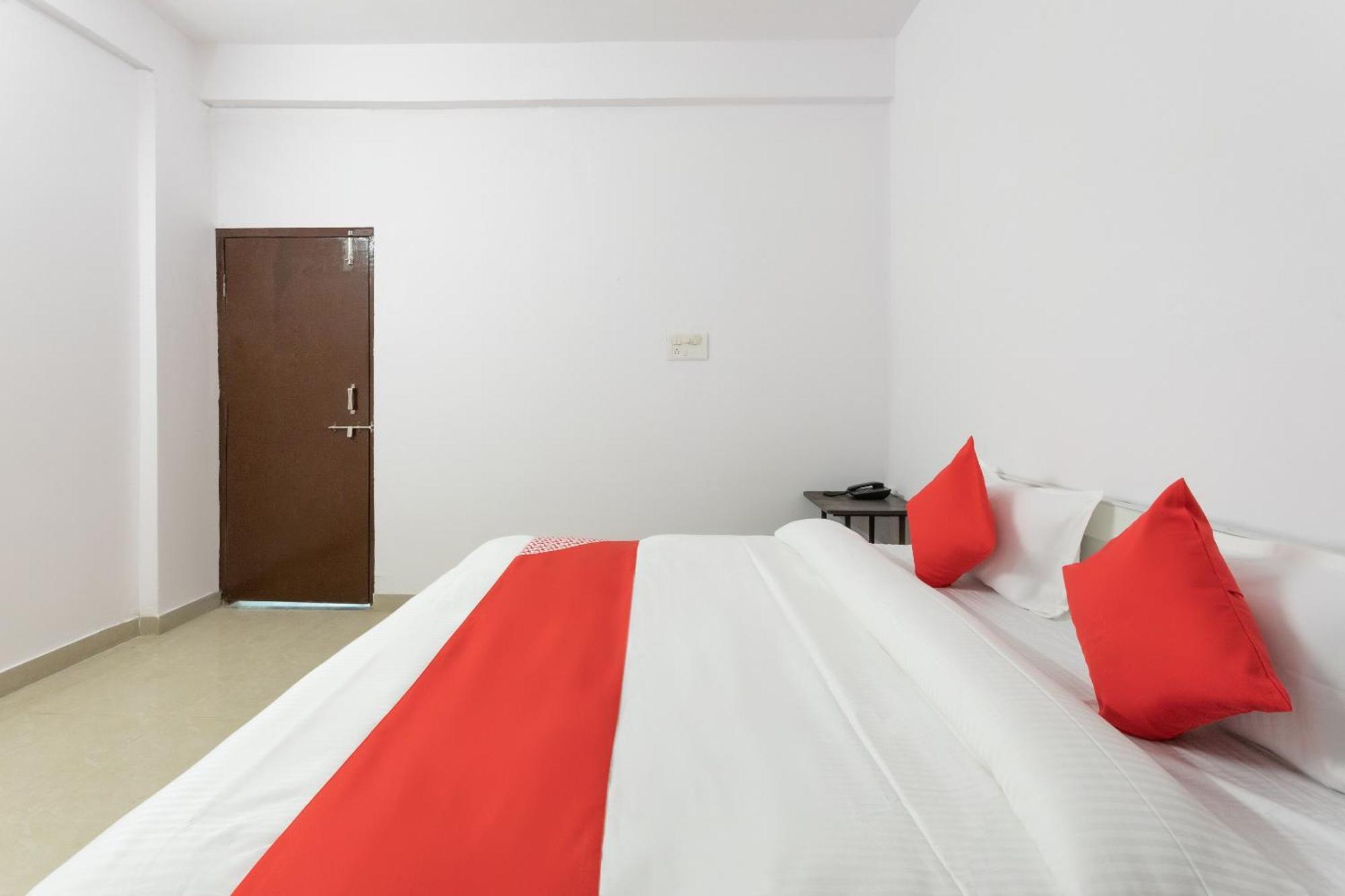 Hotel O Golden Star Bhopal Esterno foto